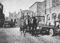Stary Browar - brama wjazdowa, widok od strony fabryki