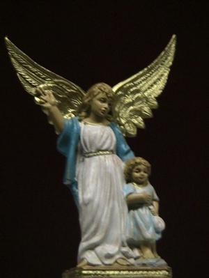 pełna uroku figurka