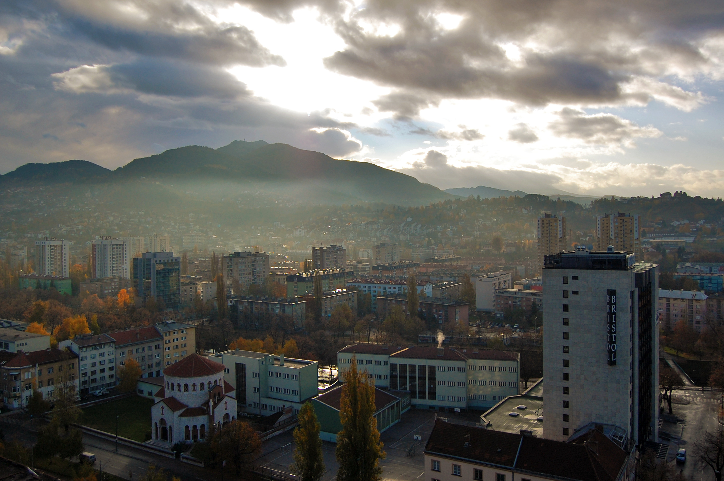 [Obrazek: Sarajevo_Panorama_2011-11-07_%284%29.jpg]